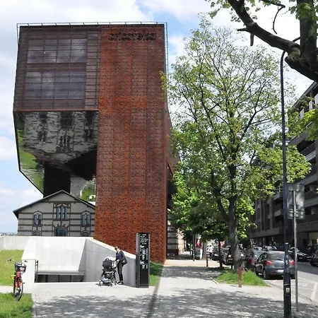 Designomania - Nadwislanska 11 *