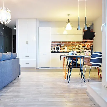 Designomania - Nadwislanska 11 Krakkó