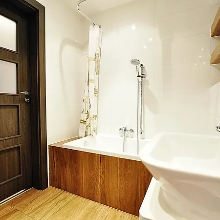 Designomania - Nadwislanska 11 קרקוב