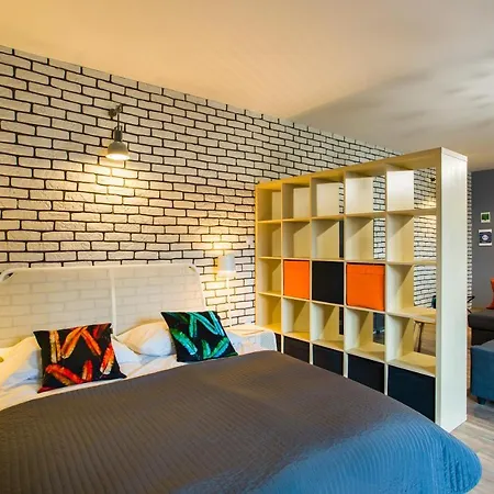 Designomania - Nadwislanska 11 * Krasków