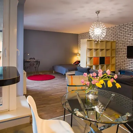 Designomania - Nadwislanska 11 Krasków