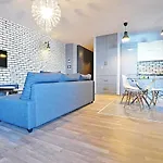 Designomania - Nadwislanska 11 Lägenhet Kraków